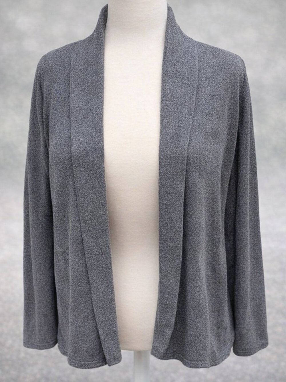 Gray Open‑Front Cardigan Comfy Minimal Understated Neutral Wardrobe Staple